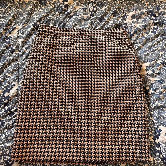 Ann Taylor Dresses & Skirts - Ann Taylor Houndstooth dark blue and gold